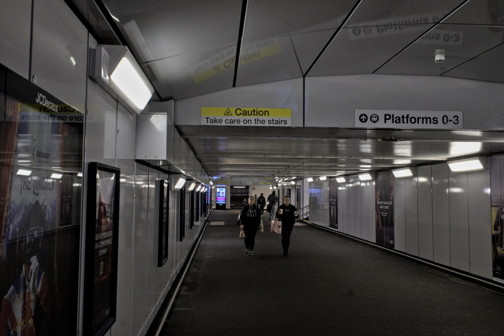 Tunnel Under The Trains Bob Harvey Geograph Britain And Ireland