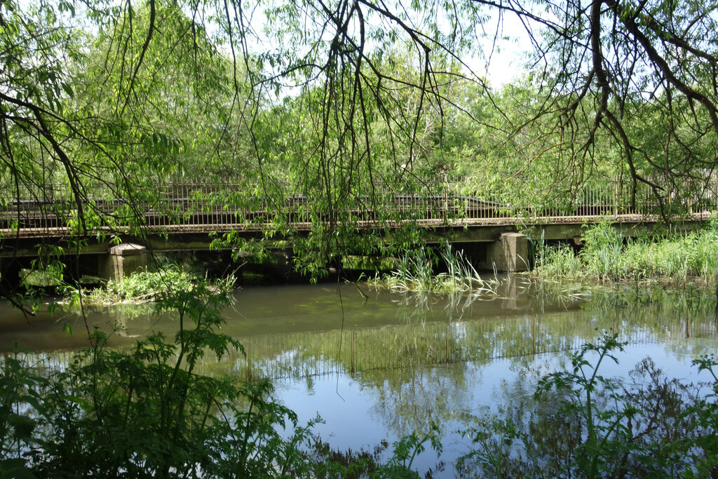 Railway Bridge Over The Colne Brook Des Blenkinsopp Geograph