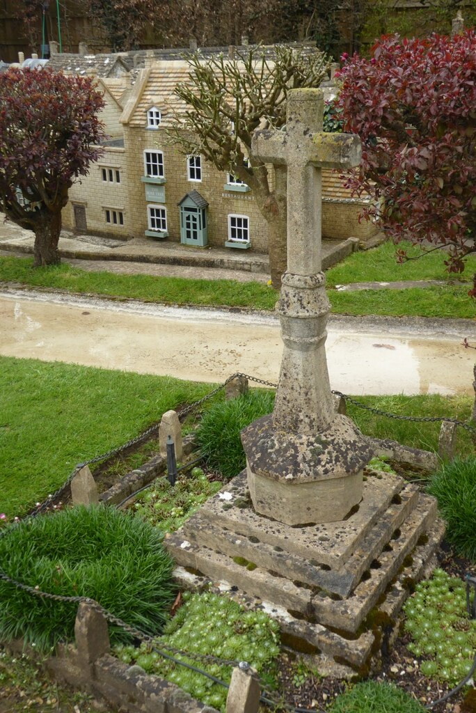 Bourton On The Water Model Village Philip Halling Geograph Britain