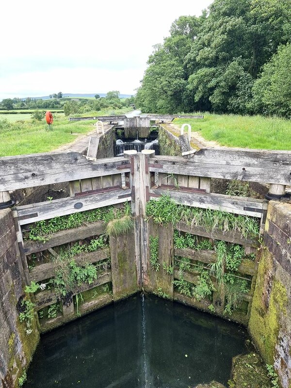 Well Vegetated Gates At The Second Lock Oliver Dixon Geograph