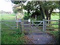 SU8303 : Path to Apuldram Manor Farm by Nick Smith