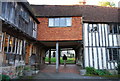 Route through to the church from Leicester Square, Penshurst.