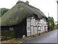 Kings Somborne - Cruck Cottage