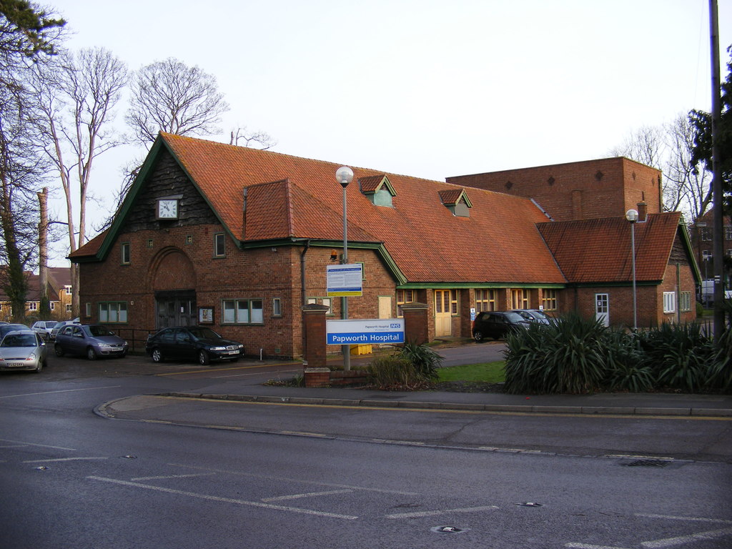 Papworth Everard Village Hall © Geographer :: Geograph Britain and Ireland