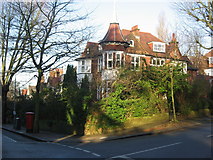 TQ2585 : House on the corner of Ferncroft Avenue and Hollycroft Avenue, NW3 by Mike Quinn