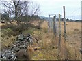 NS4179 : Gate in fence by Lairich Rig