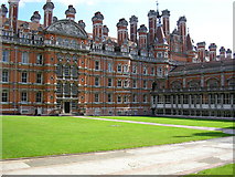 SU9970 : Royal Holloway College by don cload