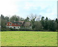 2009 : Pasture and house, Lye