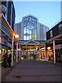 Airedale Shopping Centre, Entrance