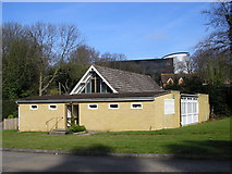 SU8668 : New Covenant Church, Bracknell by don cload