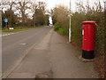 SU0809 : Verwood: postbox № BH31 29, Station Road by Chris Downer