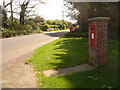 New Milton: postbox № BH25 94, Becton Lane