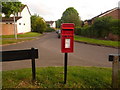 Poulner: postbox № BH24 67, The Mount