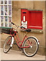 Bruton: postbox № BA10 123, High Street