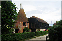 TQ7027 : Cinderbanks Oast, Burgham Farm, Sheepstreet Lane, Etchingham, East Sussex by Oast House Archive