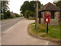 Winterbourne Abbas: postbox № DT2 100