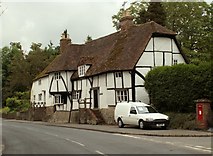 TQ8055 : Old cottages at Bearsted by Robert Edwards