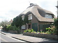 Delightful thatched cottage in Bury Crescent