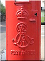 NZ2565 : Edward VII postbox, Portland Road - royal cipher by Mike Quinn