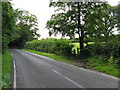 Start of footpath linking Station Approach and Hammingden Lane