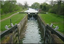 SU2764 : Canal Lock, Kennet Canal at Great Bedwyn by Kurt C