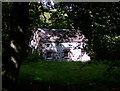 Disused cottage in the grounds of Knockleith House