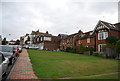 Houses facing the common, Holden Rd