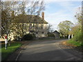 Bend in the road in Hannington Wick