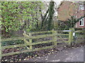 Start of footpath from Bosville to Octavia Gardens