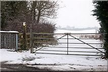 SP4870 : Gate onto footpath south of Dunchurch by Andy F
