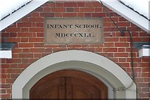 SU6861 : Infant school by Graham Horn