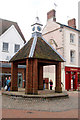 Daventry: rain shelter on Sheaf Street