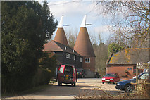 TQ8628 : Maytham Farm Oast, Hatters Hill, Rolvenden Layne, Kent by Oast House Archive