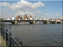 TQ2777 : Battersea Bridge, River Thames by Richard Rogerson