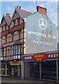 Mur-arwydd Mercedes-Benz / Mercedes-Benz mural