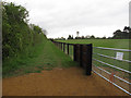 Footpath past White Crown Stables