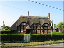 SU3715 : Farmhouse, Hillyfields by Alex McGregor