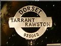 ST9306 : Tarrant Rawston: finger-post finial detail by Chris Downer