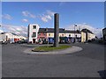 F7032 : Central square and pillar, Belmullet/BÃ©al an Mhuirthead by Oliver Dixon