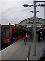 TQ3581 : Central platform, Shadwell DLR Station by Robin Sones