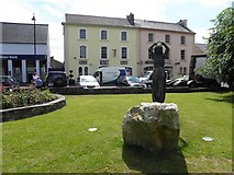 C2502 : "Earth Mother" sculpture, Raphoe by Kenneth  Allen