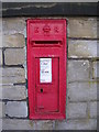 Edward VII Post Box - opposite No 37  Far End Lane