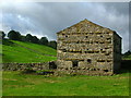 Barn in field south of River Ure