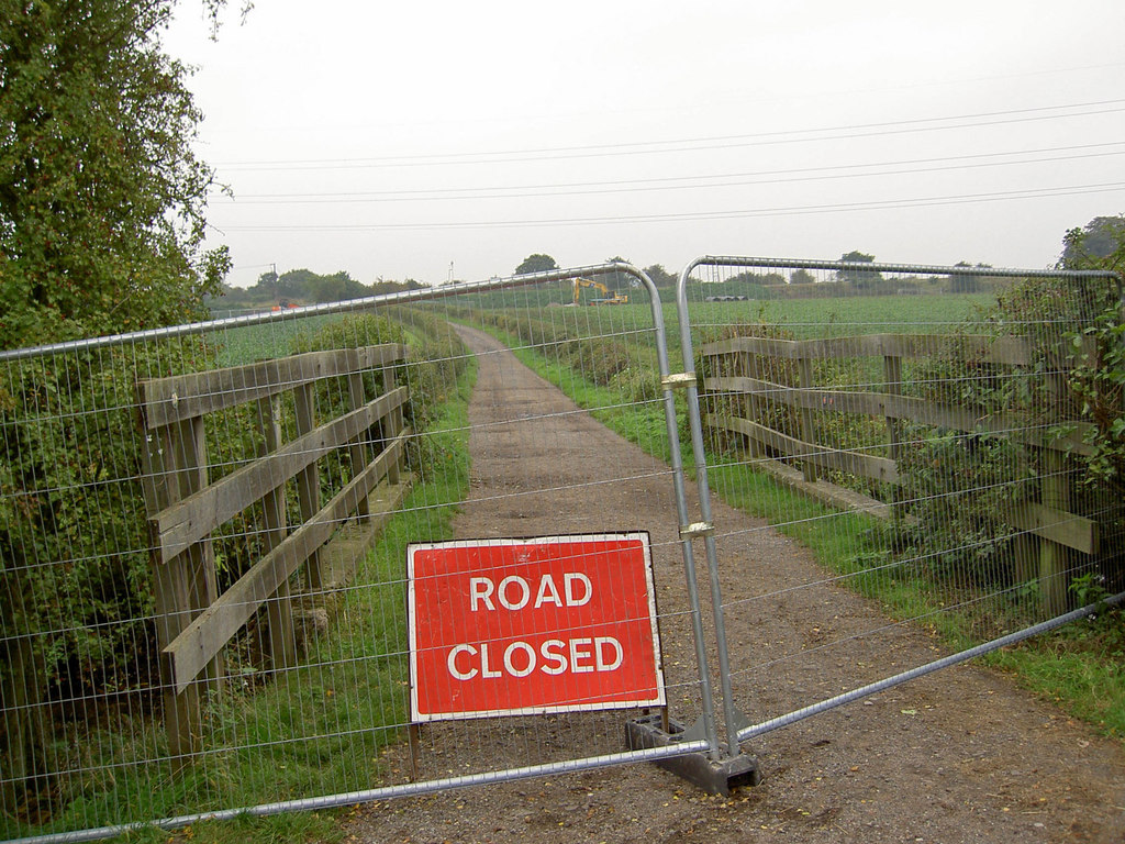 Road Well Bridleway Closed © Steve Fareham Geograph Britain And Ireland 8828