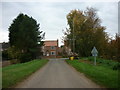 Entering Shiptonthorpe on Shiptonthorpe Road