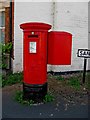 George V postbox, corner of Worcester Road and Sanders Road