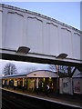 Kew Gardens station, footbridge