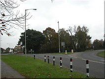 SU0801 : Trickett's Cross Roundabout by Mike Faherty