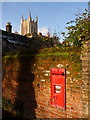 Bury St. Edmunds:  postbox № IP33 2092, The Great Churchyard