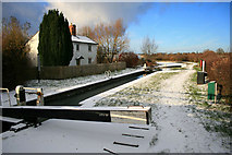 SP4934 : Lock and cottage at Nell Bridge by David Lally